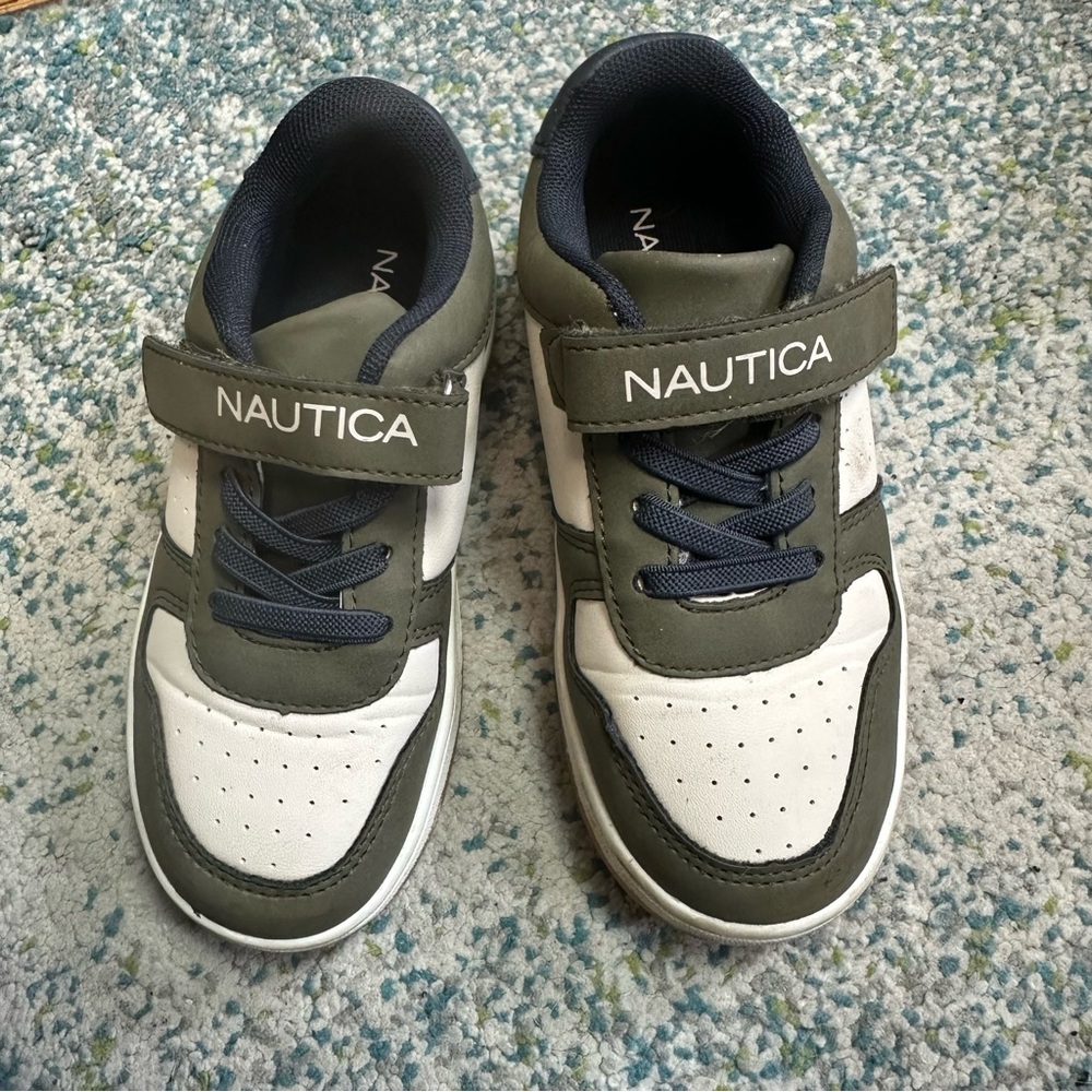 Nautica Kids Sneakers in Olive and White Size 11